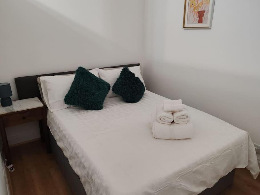 Two Bedroom In Bayswater * London